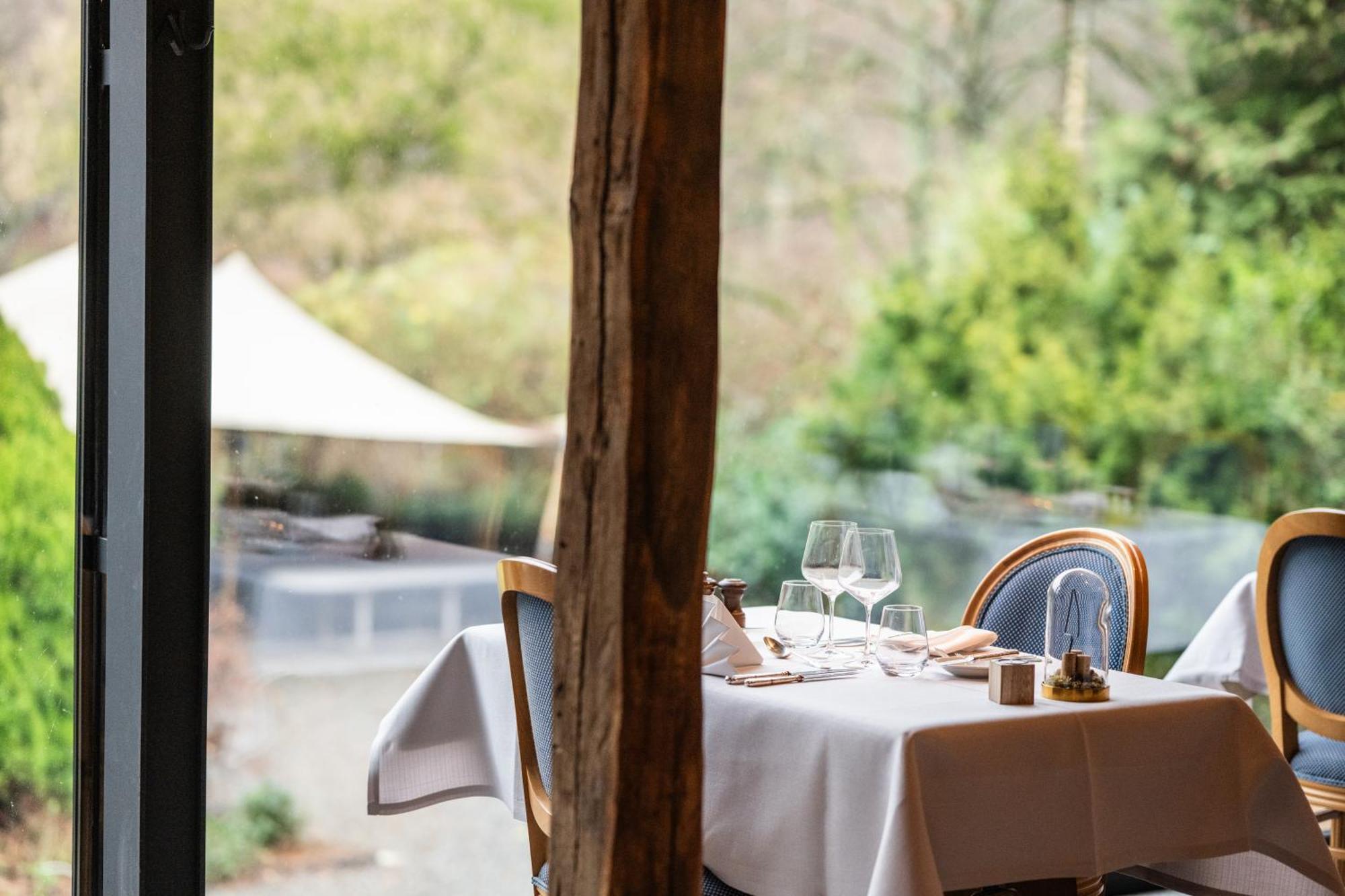 Hostellerie La Claire Fontaine, Logis Hotels & Spa Ла-Рош-ан-Арден Экстерьер фото