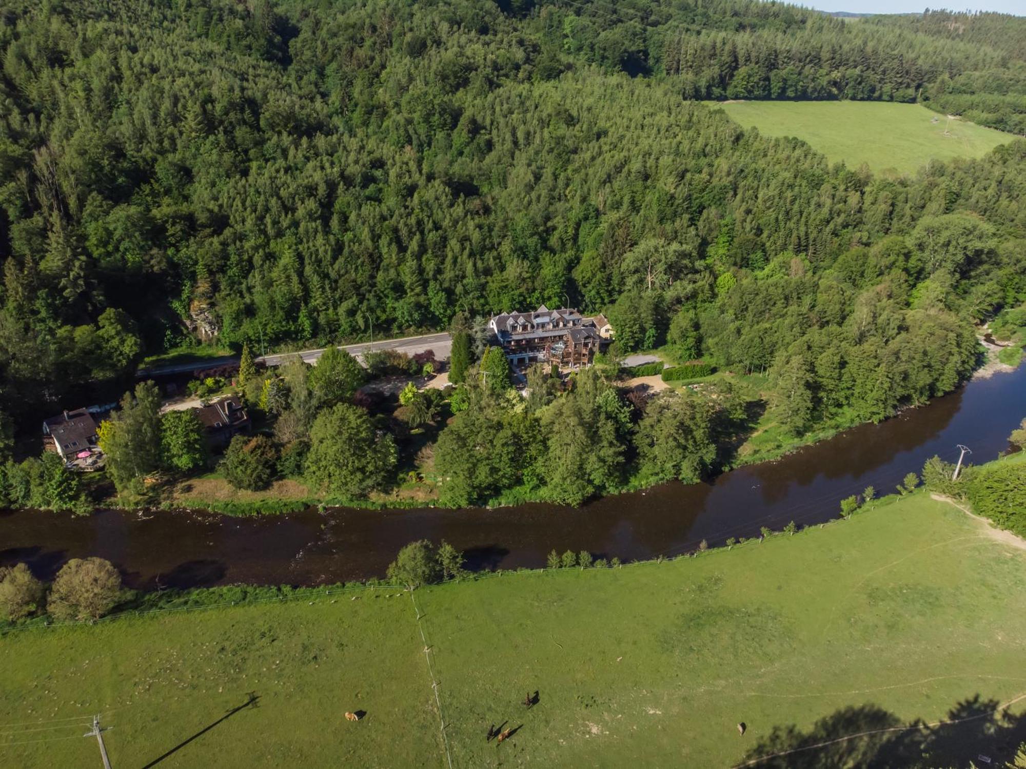 Hostellerie La Claire Fontaine, Logis Hotels & Spa Ла-Рош-ан-Арден Экстерьер фото