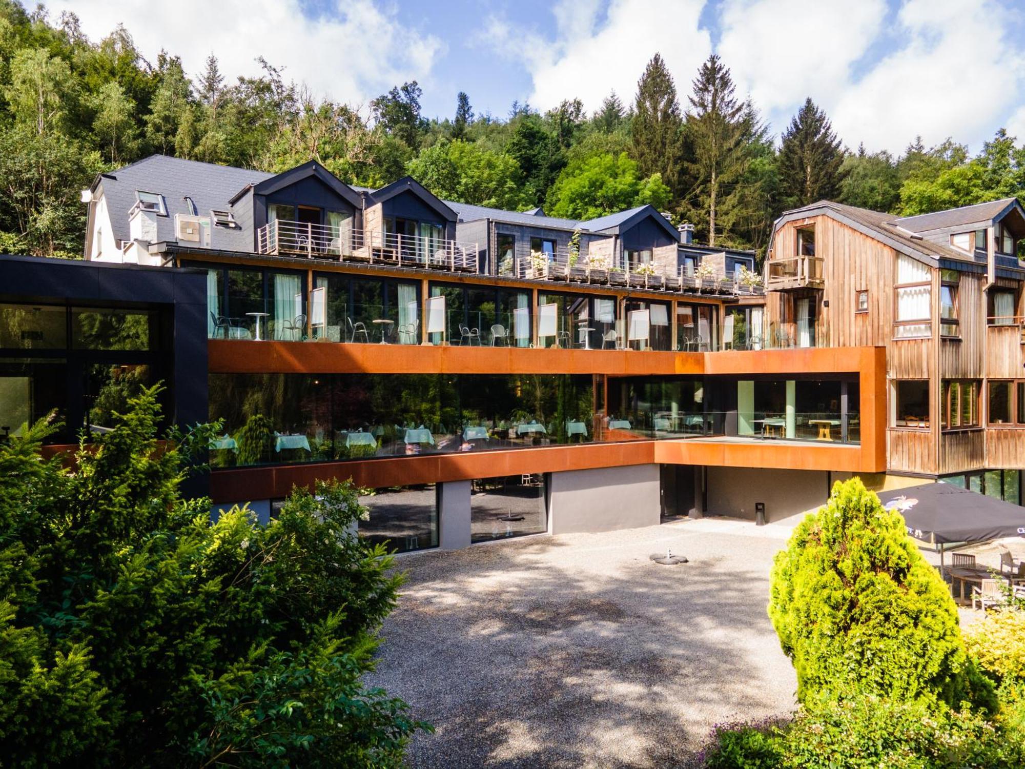 Hostellerie La Claire Fontaine, Logis Hotels & Spa Ла-Рош-ан-Арден Экстерьер фото