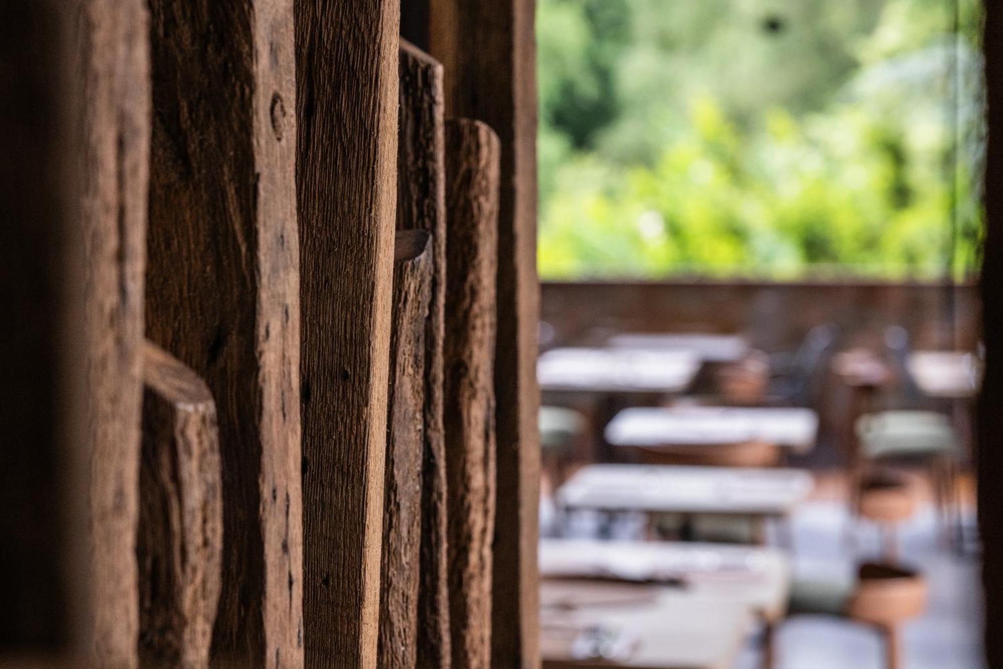 Hostellerie La Claire Fontaine, Logis Hotels & Spa Ла-Рош-ан-Арден Экстерьер фото