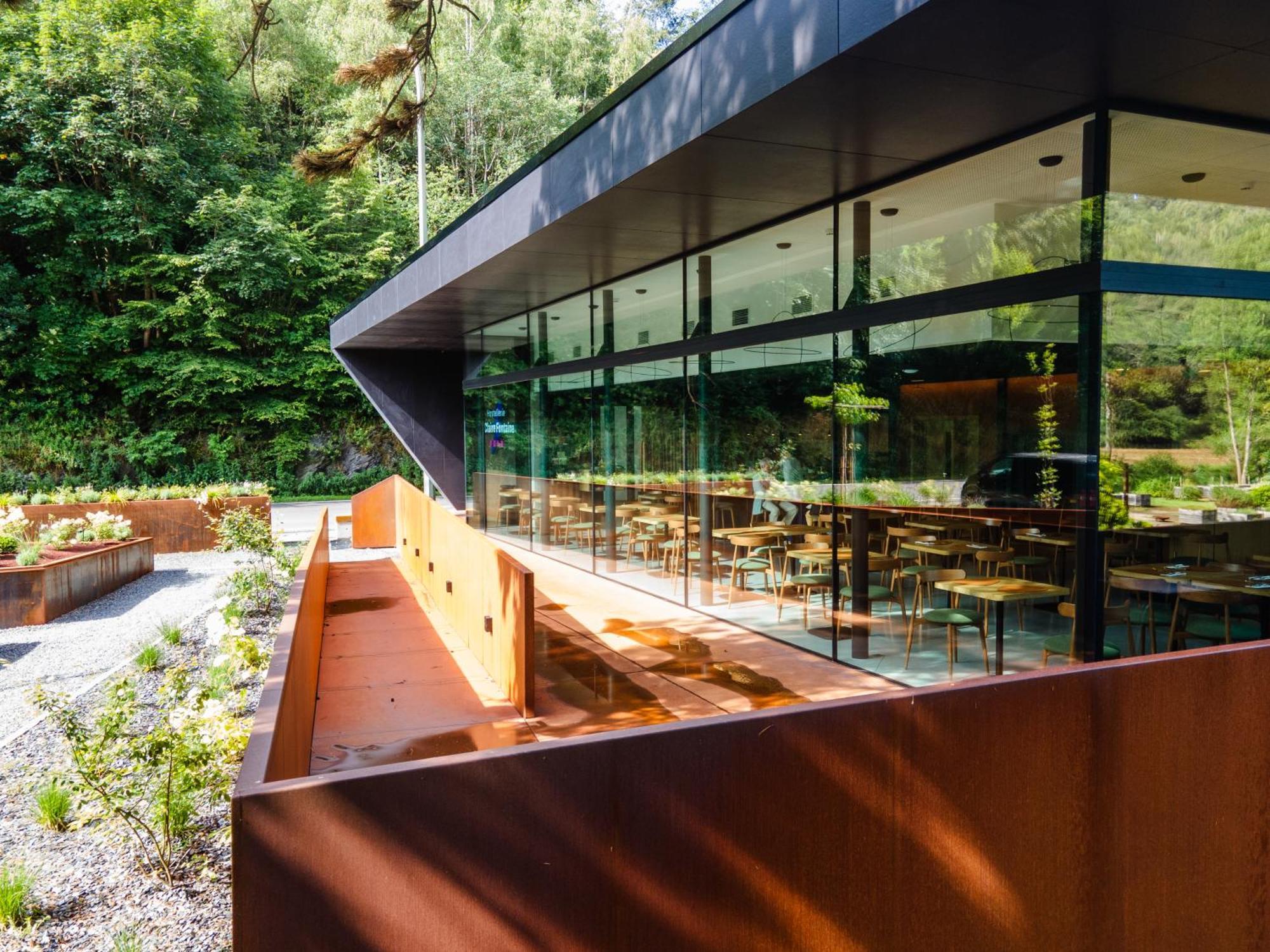 Hostellerie La Claire Fontaine, Logis Hotels & Spa Ла-Рош-ан-Арден Экстерьер фото