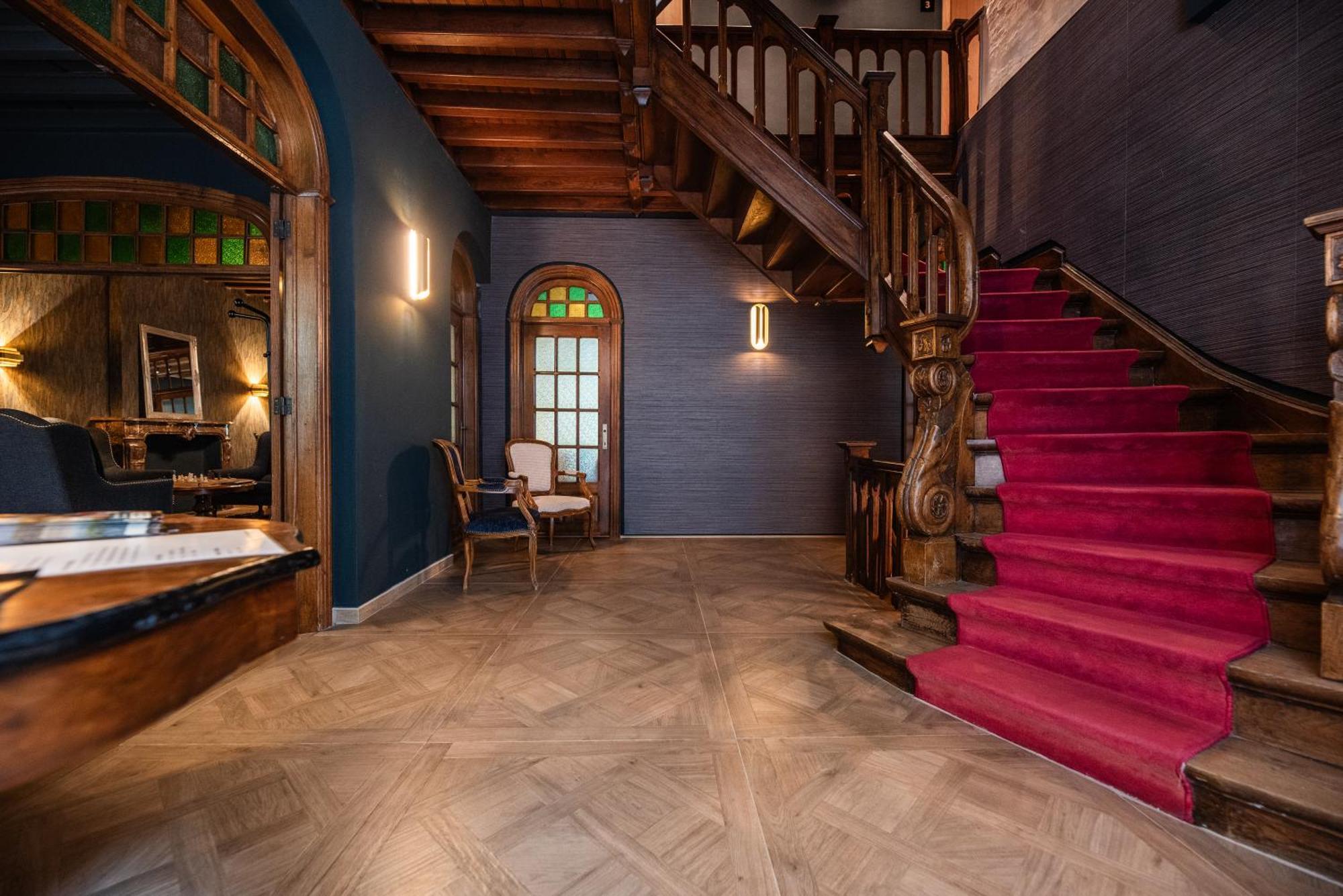 Hostellerie La Claire Fontaine, Logis Hotels & Spa Ла-Рош-ан-Арден Экстерьер фото