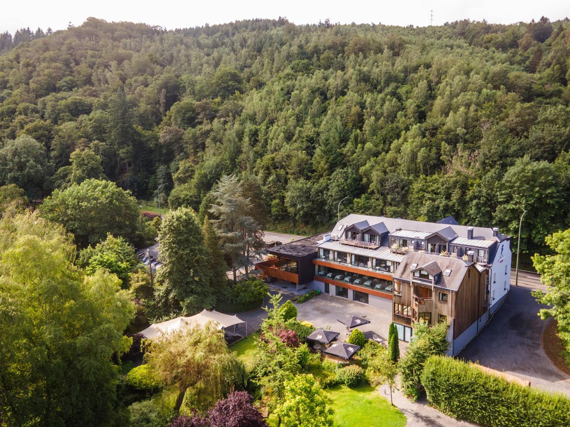 Hostellerie La Claire Fontaine, Logis Hotels & Spa Ла-Рош-ан-Арден Экстерьер фото