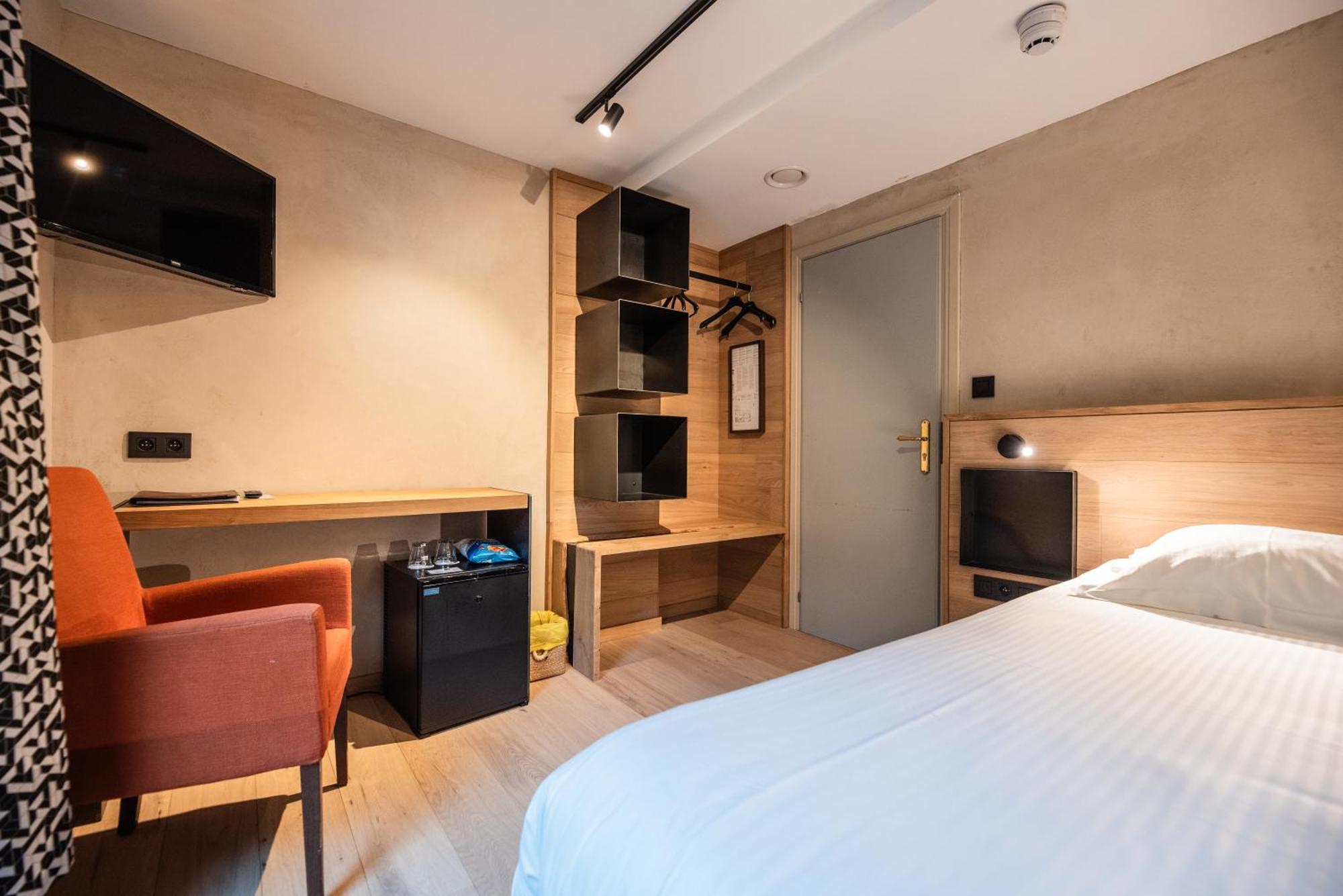 Hostellerie La Claire Fontaine, Logis Hotels & Spa Ла-Рош-ан-Арден Экстерьер фото