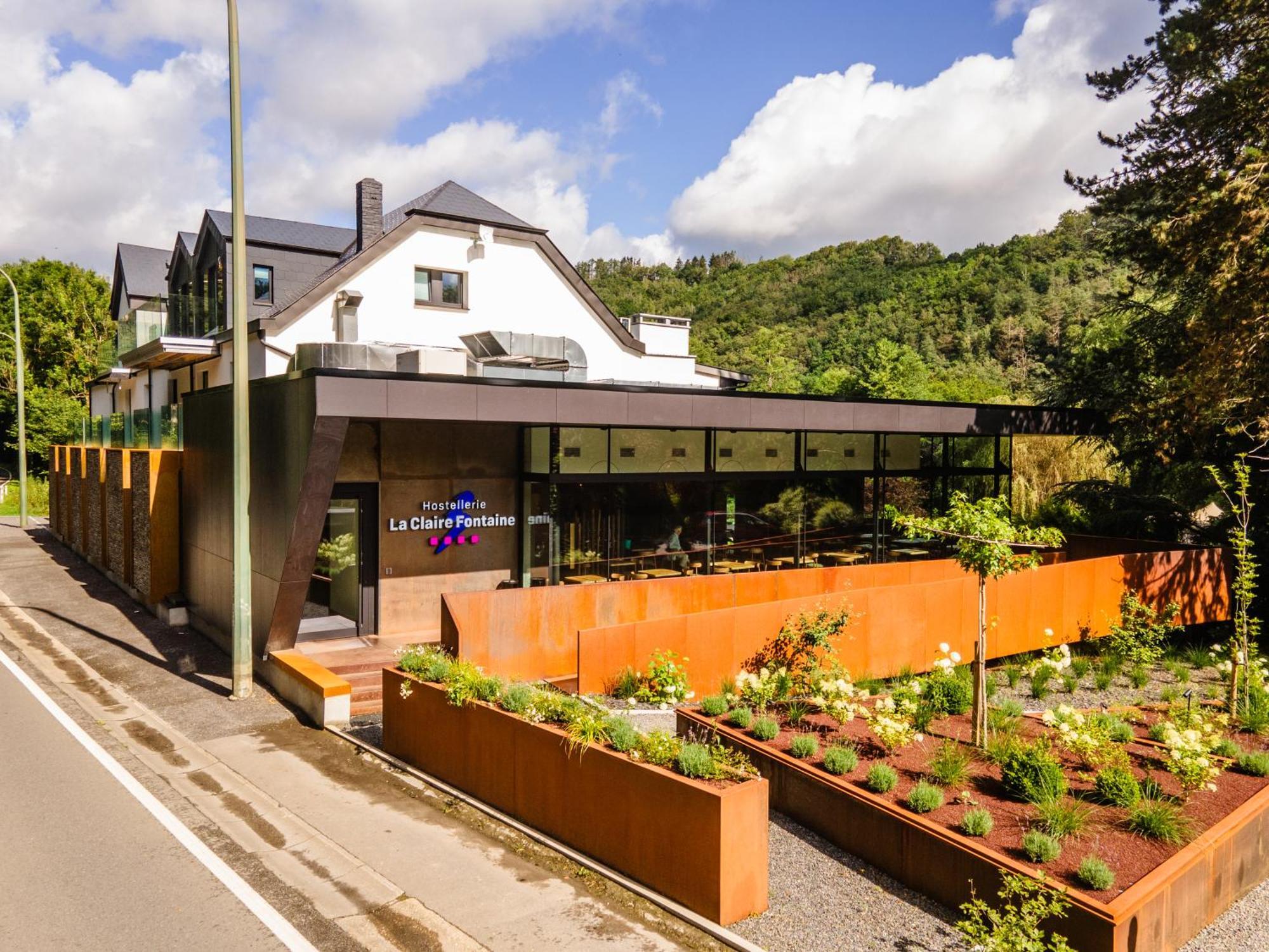 Hostellerie La Claire Fontaine, Logis Hotels & Spa Ла-Рош-ан-Арден Экстерьер фото