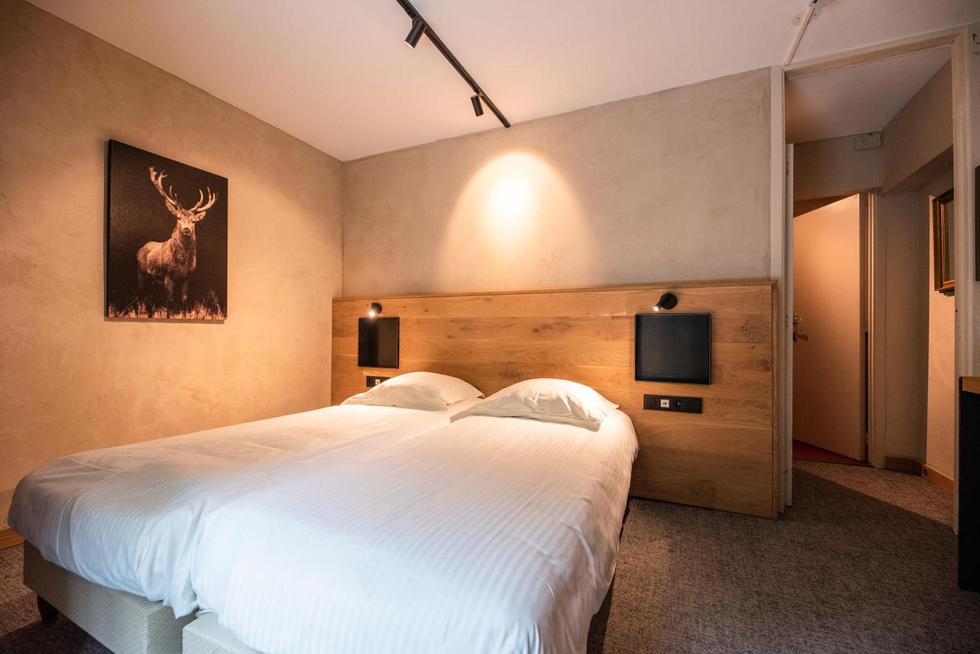 Hostellerie La Claire Fontaine, Logis Hotels & Spa Ла-Рош-ан-Арден Экстерьер фото